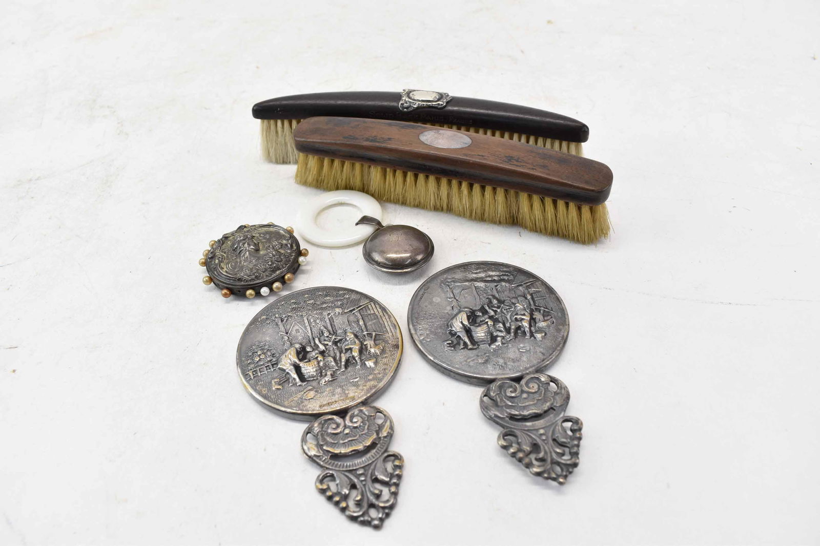 Lunt Sterling Silver Baby Teething Ring Rattle (1 of 8)