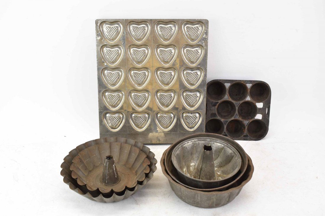 Antique Chocolate Candy Heart Mold Pan (1 of 5)
