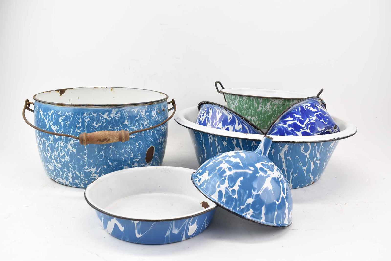 Group of Vintage Enamel Splatterware (1 of 8)