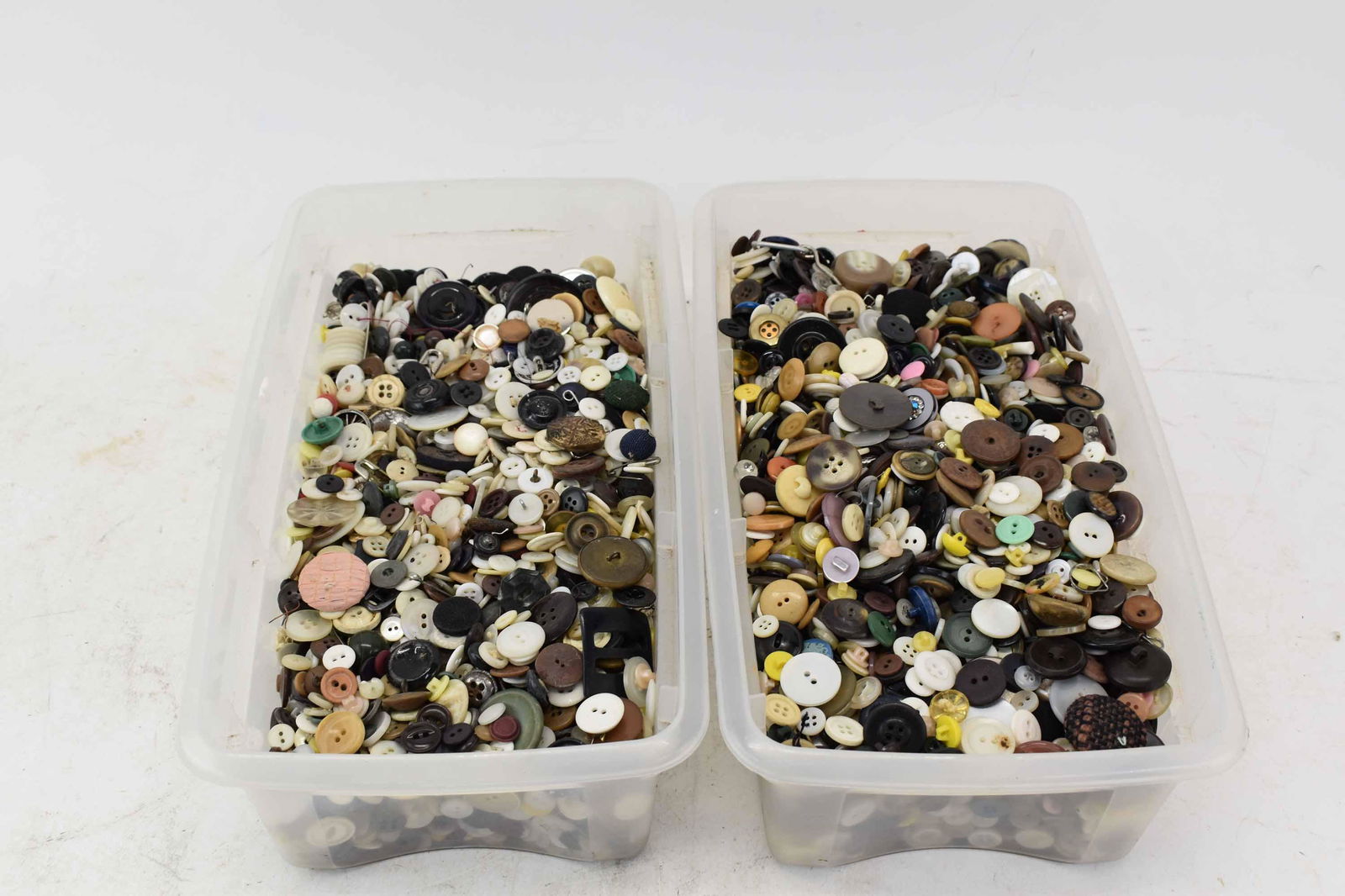 Large Group of Assorted Buttons (1 of 10)