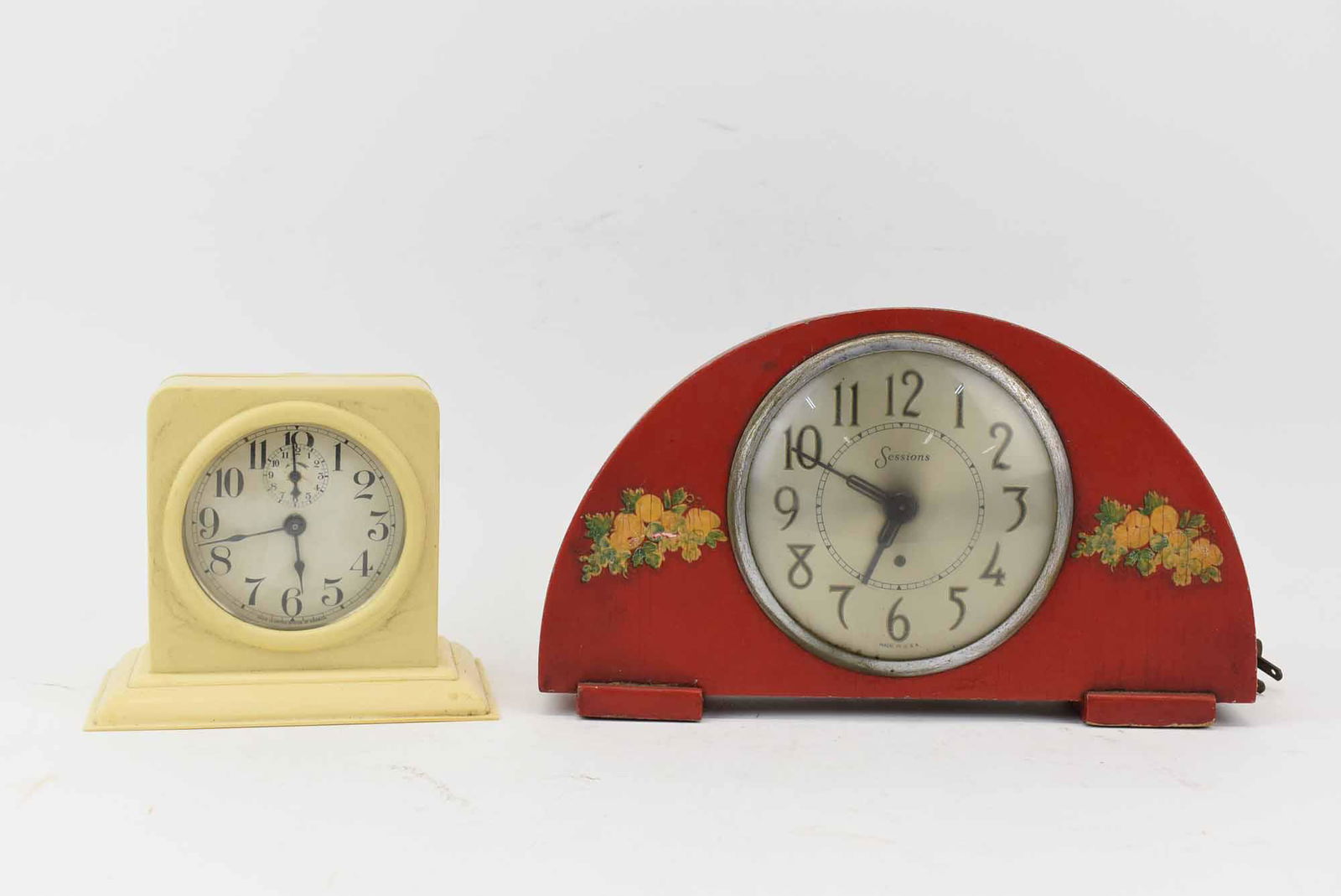 Vintage Sessions Wooden Electric Mantel Clock (1 of 12)