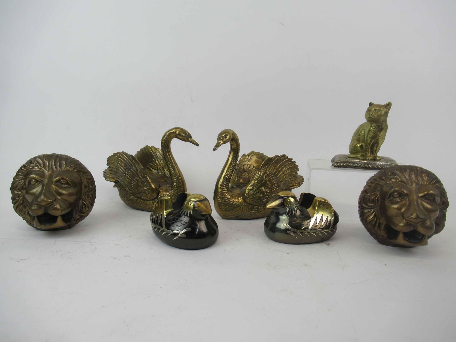 Group of Assorted Brass Table Articles (1 of 10)