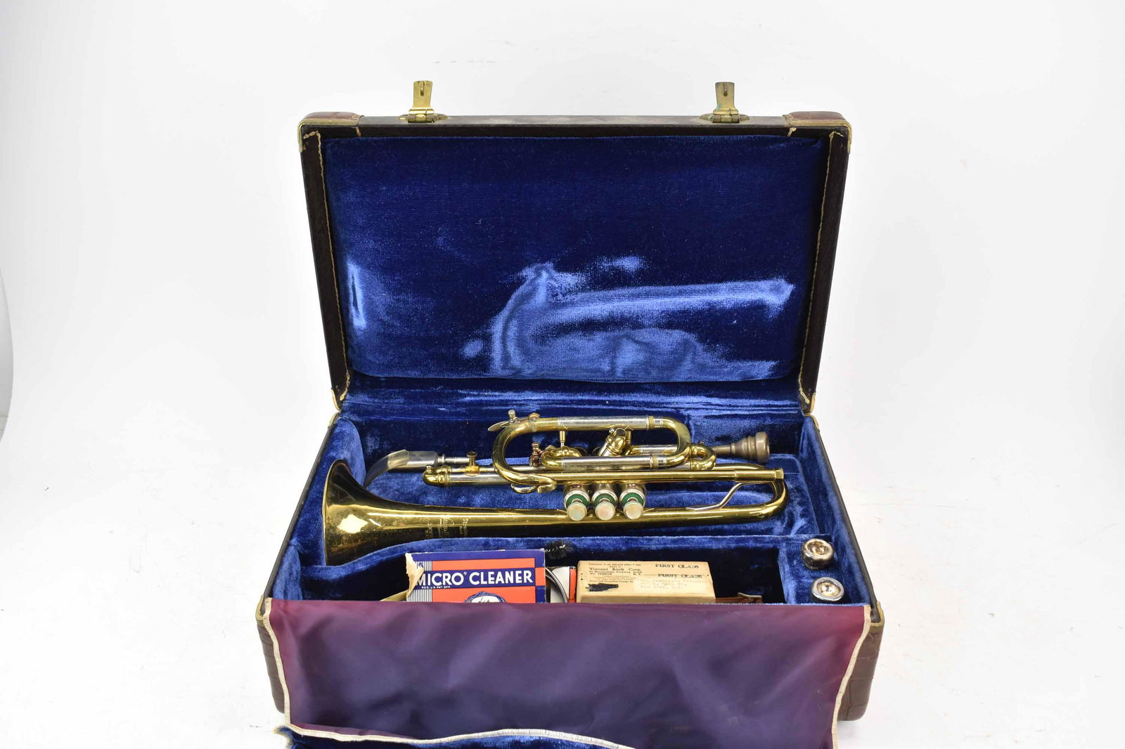 Vincent Bach Stradivarius Model Trumpet (1 of 7)