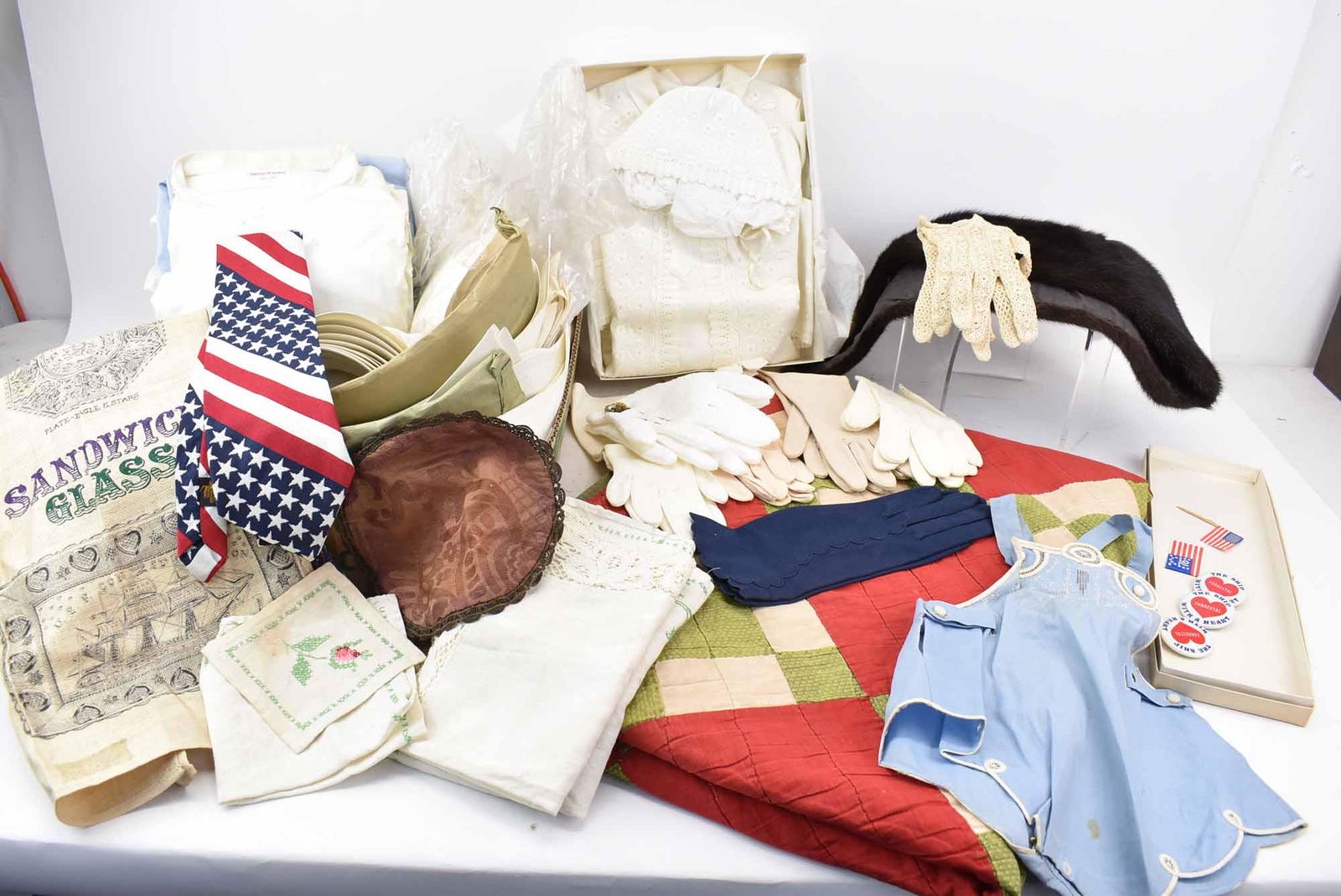 Group of Assorted Vintage Linens (1 of 17)