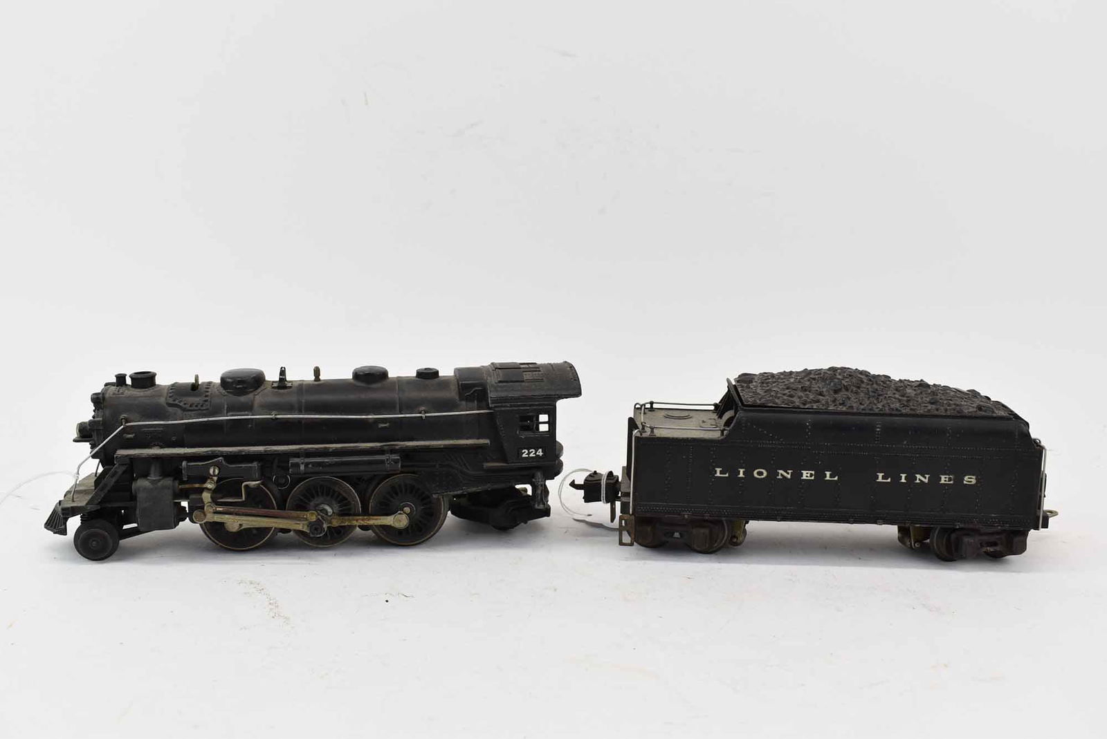 Lionel 224 Locomotive O Gauge and 2224 W Tender (1 of 10)