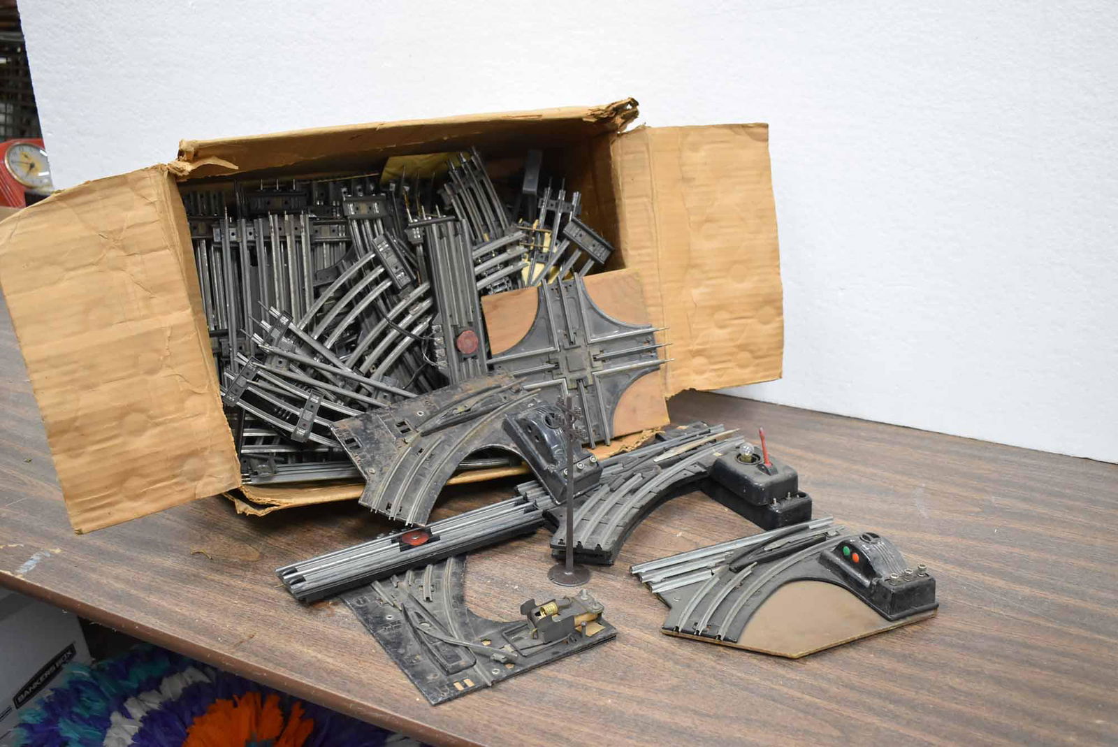 Lionel Group of Assorted Train Track (1 of 9)