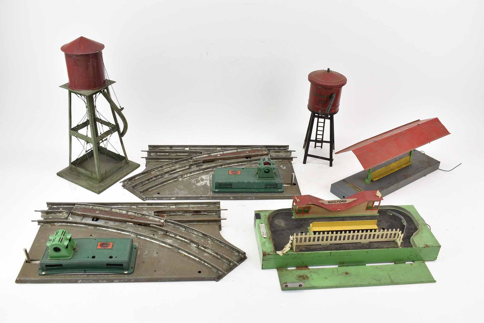 American Flyer Covered Train Bench & Tower (1 of 18)