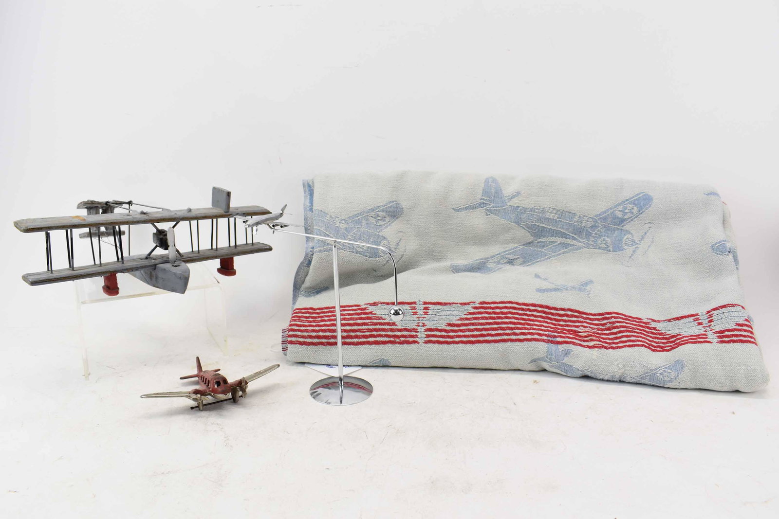 Hubley Cast Iron Airplane (1 of 9)