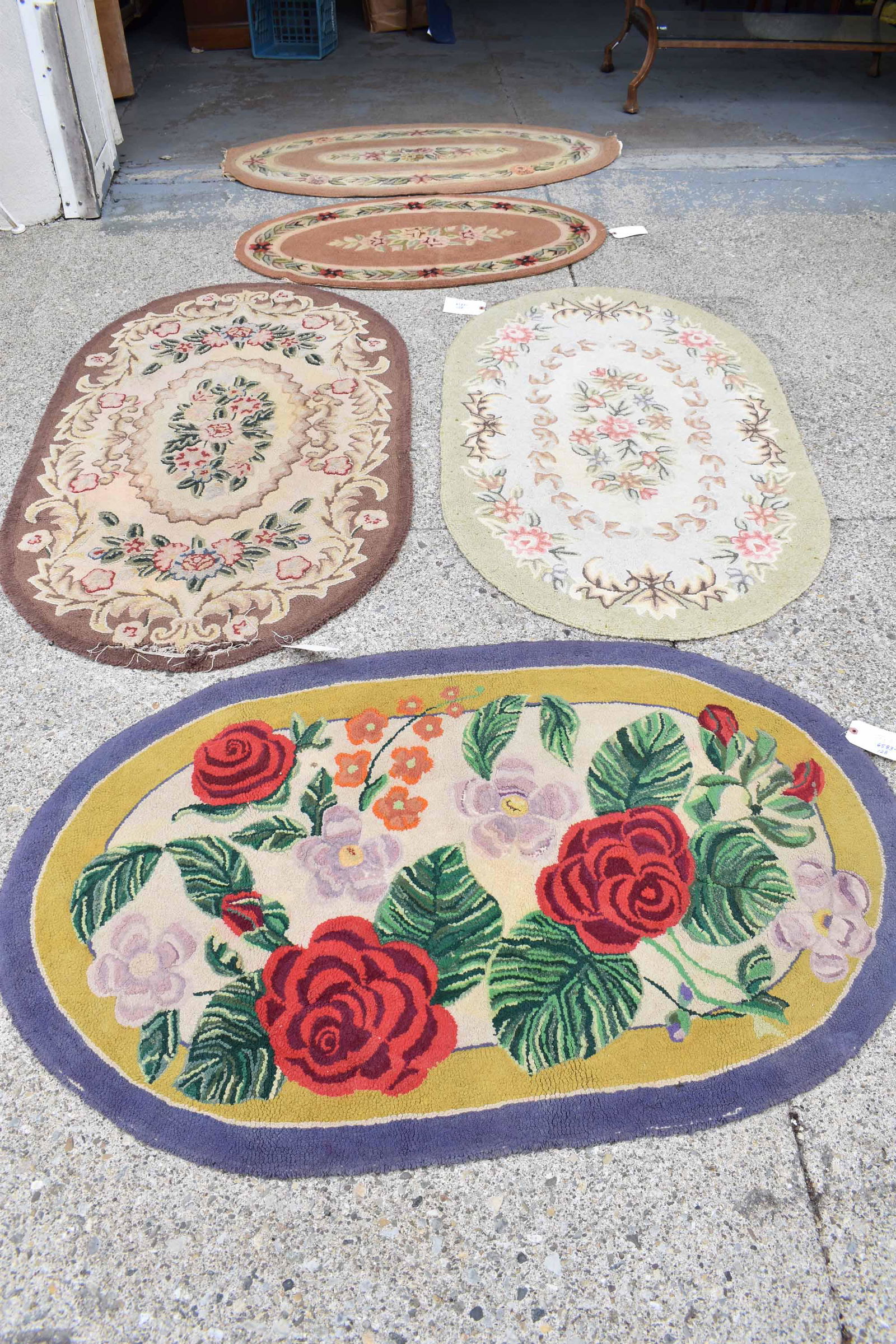 5 Assorted Oval Hand Hooked Rugs (1 of 7)