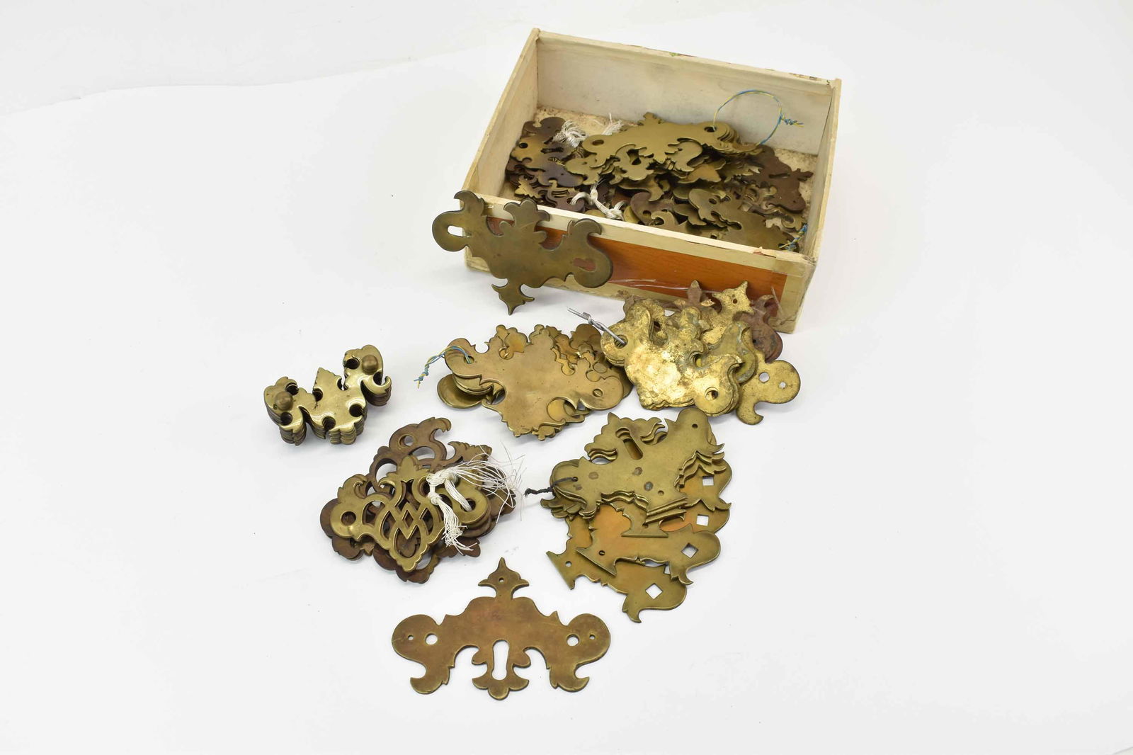 Group of Chippendale Brass Hardware Drawer Plates (1 of 5)