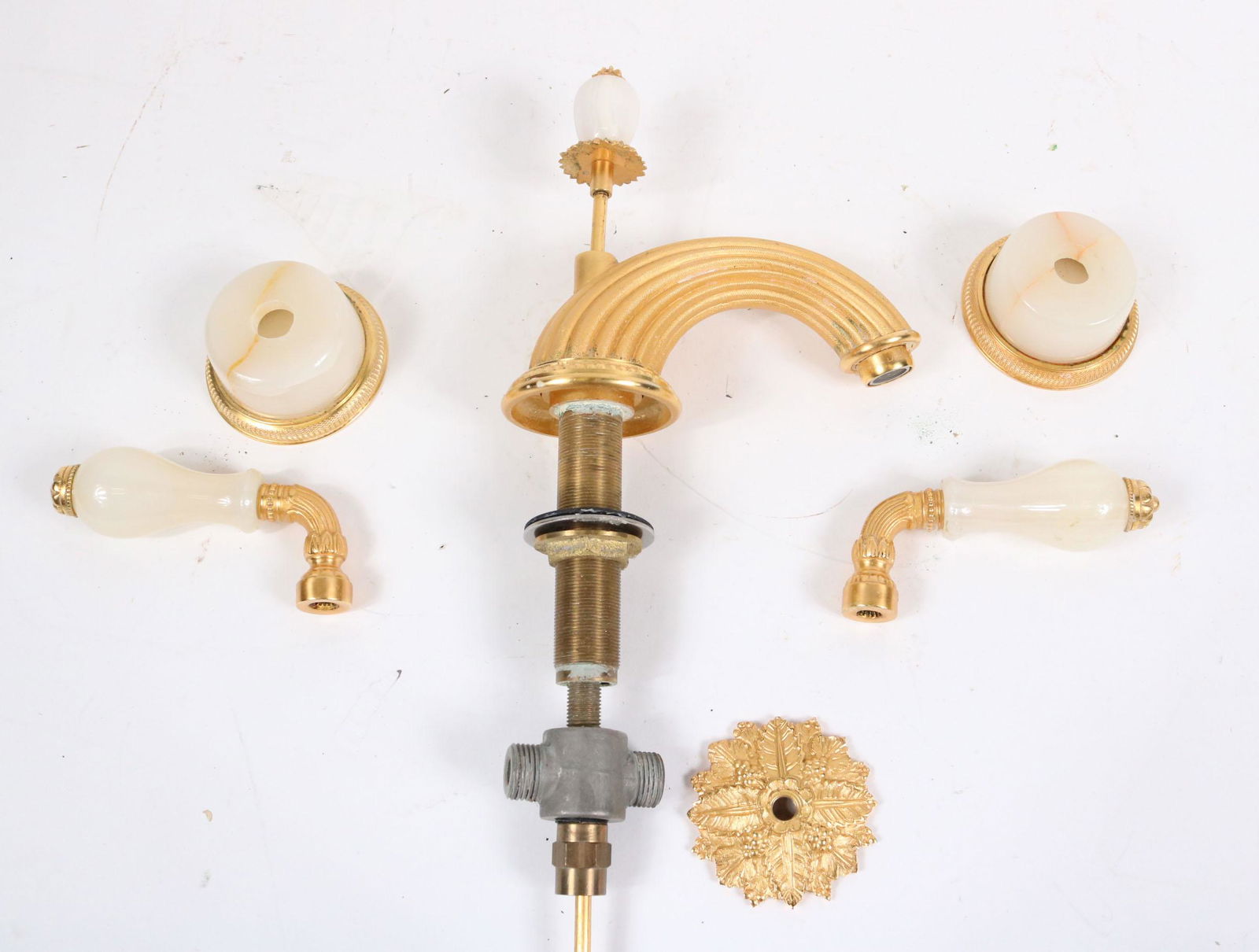 Sherle Wagner Fluted Lever Faucet Set (1 of 8)