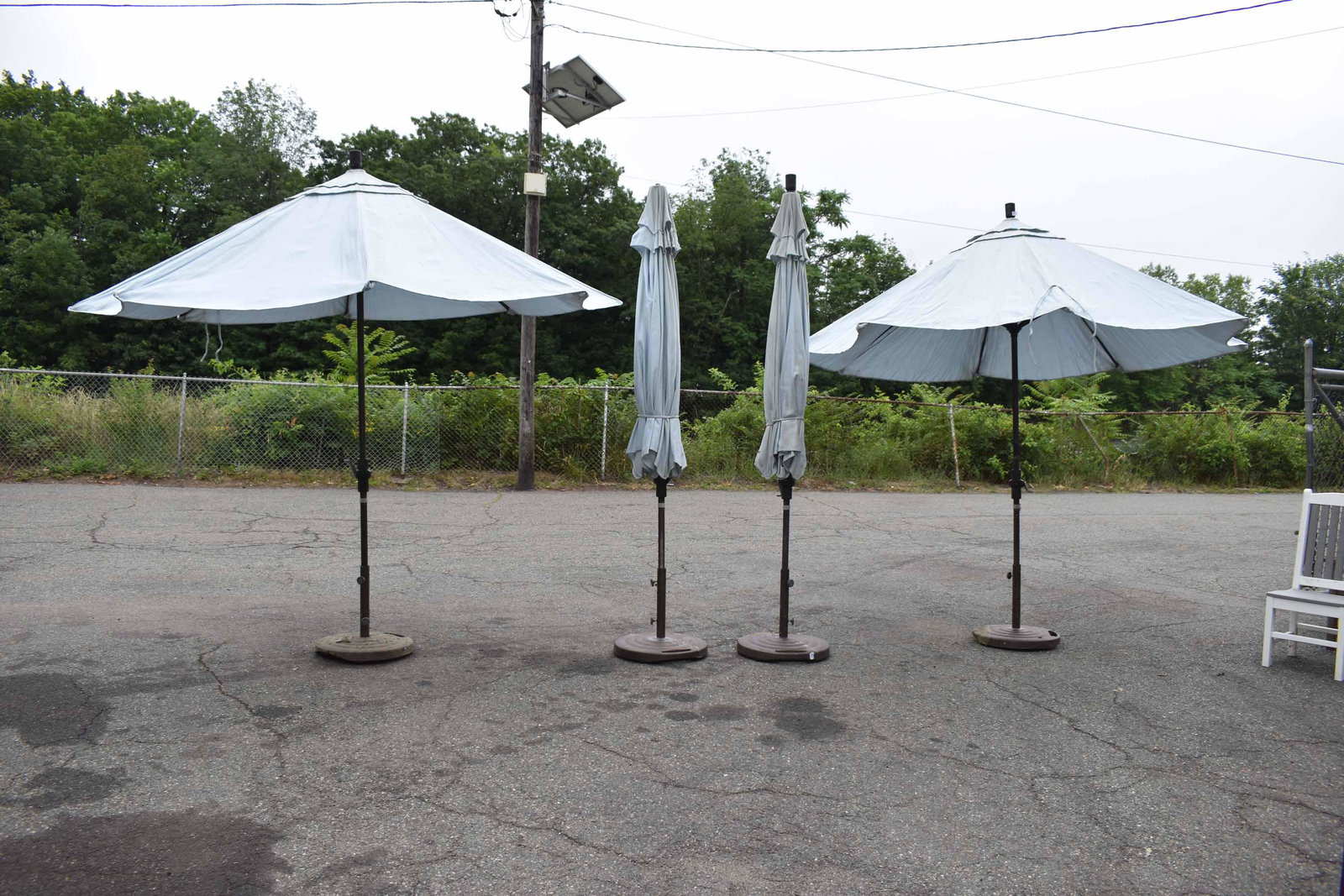 Set of 4 Patio Umbrellas with Stands (1 of 6)