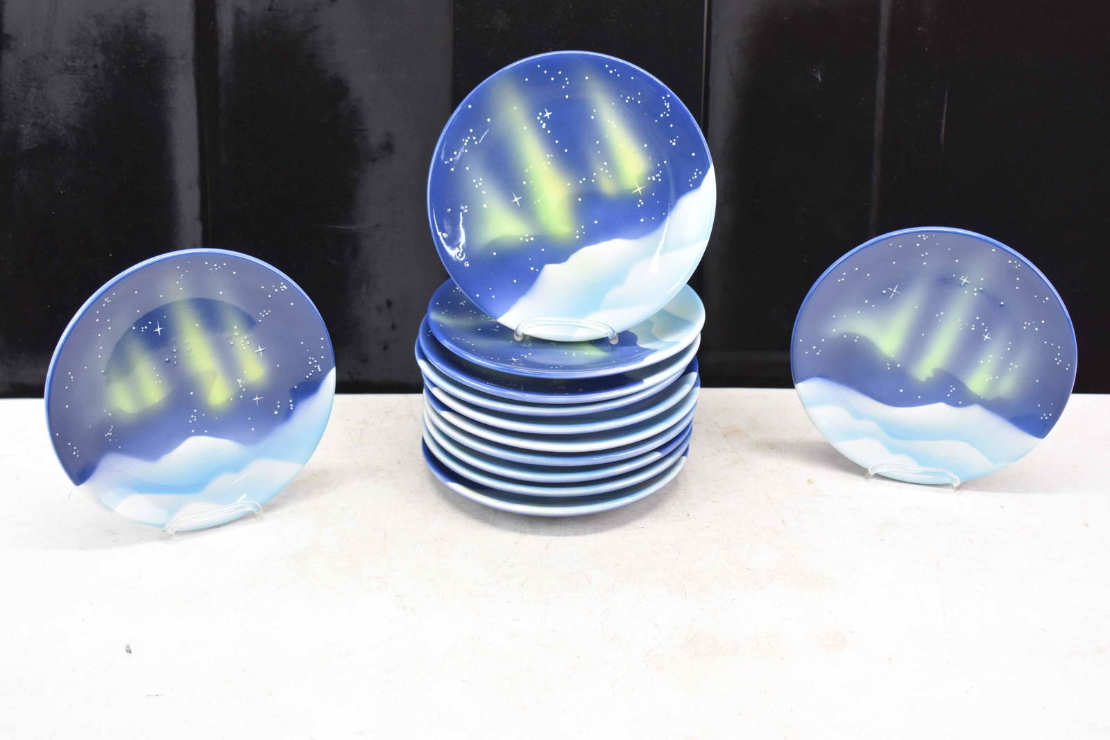 12 Stephen & Romney Art Pottery Plates (1 of 7)