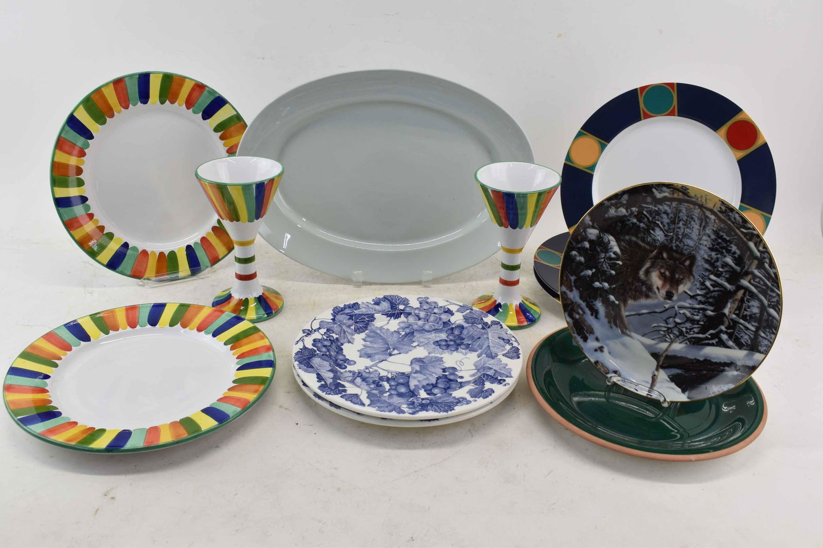 Pair of Deruta Pottery Dinner Plates (1 of 13)