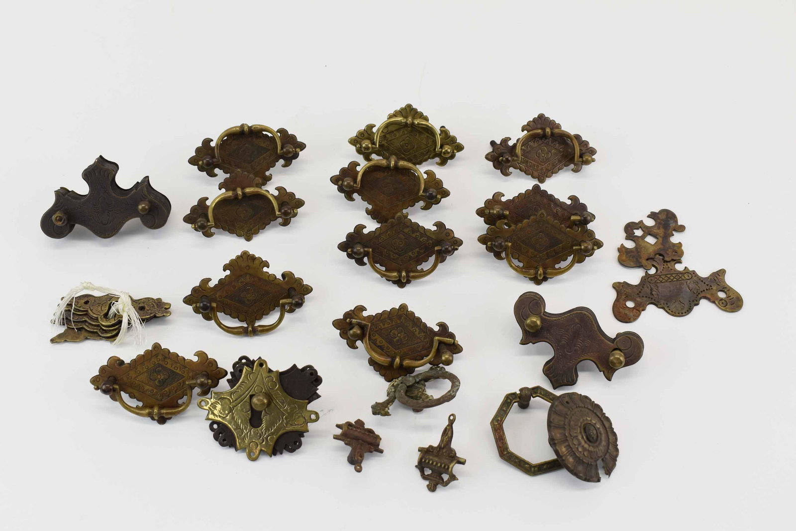 Group of Assorted Brass Drawer Pulls & Plates (1 of 7)