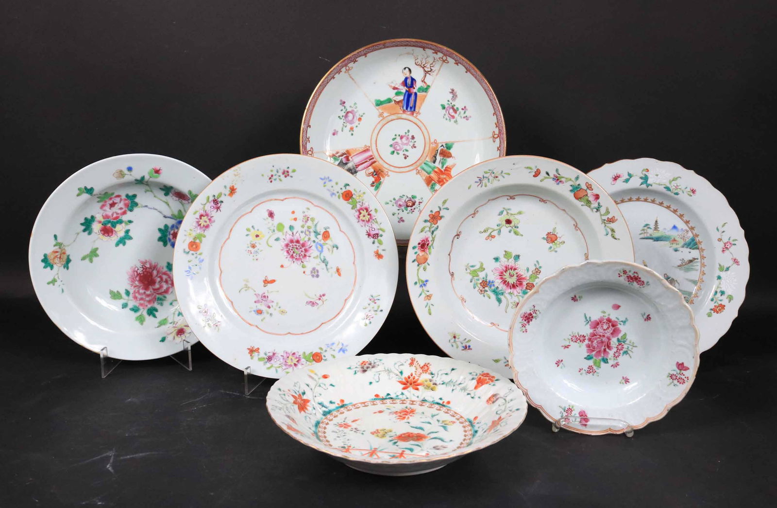 Group of Chinese Export Porcelain Shallow Bowls (1 of 7)