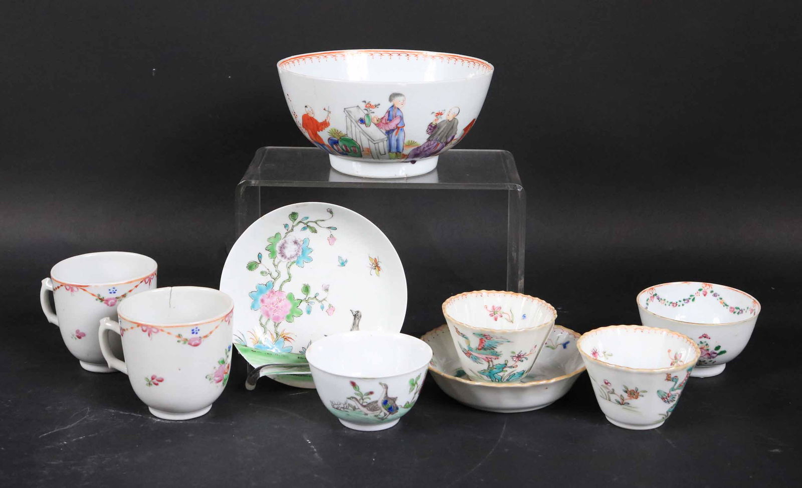 Chinese Export Porcelain Teacups and Saucers (1 of 5)