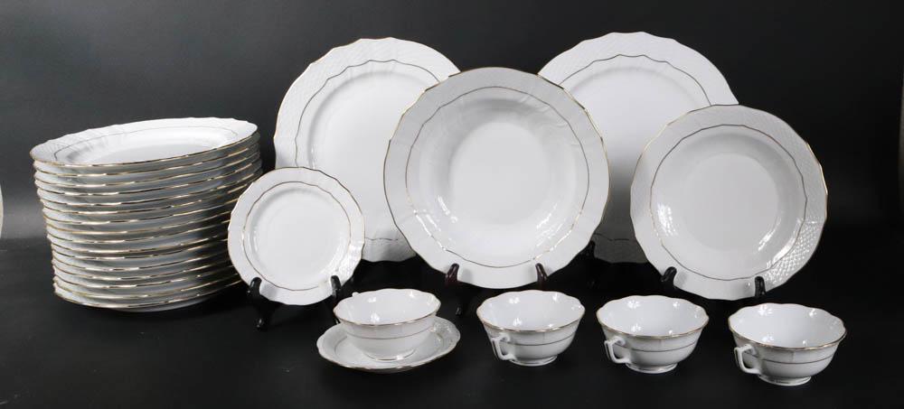 Herend "Golden Edge" Porcelain Dinner Service (1 of 11)