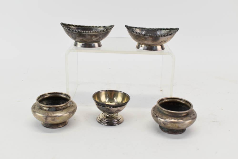 Pair of S.Kirk & Son Sterling Silver Salt Cellars (1 of 8)