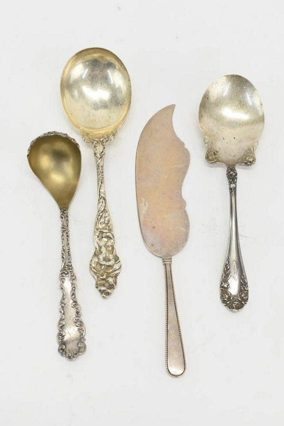 Reed & Barton Les Six Fleurs Sterling Silver Spoon (1 of 10)