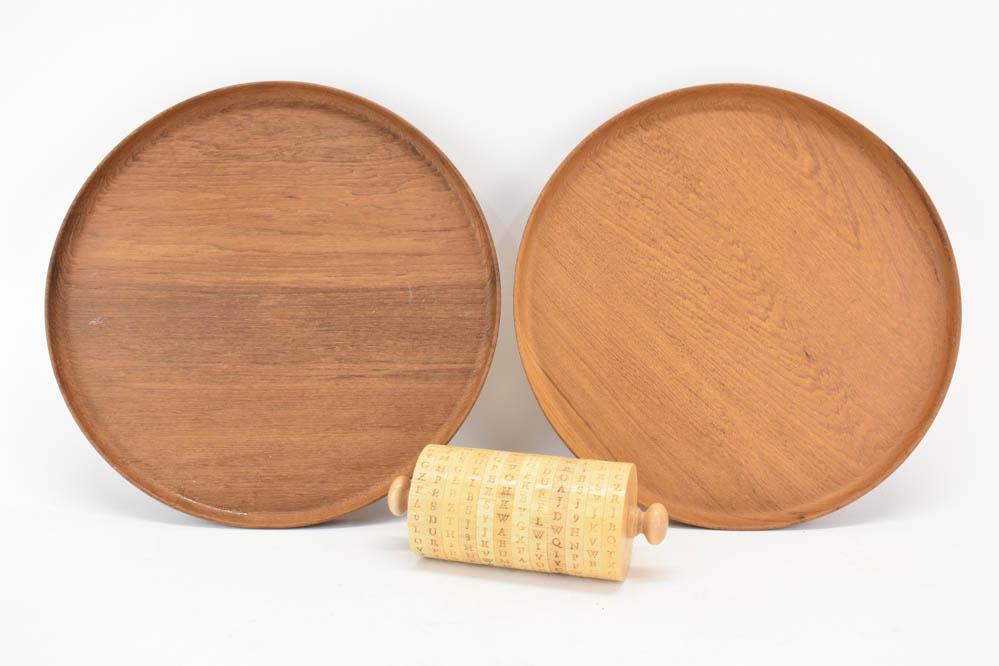 Two Teakwood Vintage Frantz V Danmark Plates (1 of 7)