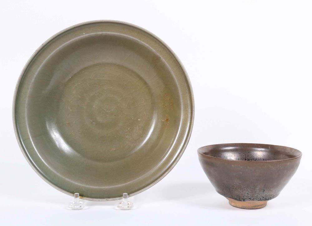 Two Chinese Porcelain Bowls (1 of 6)