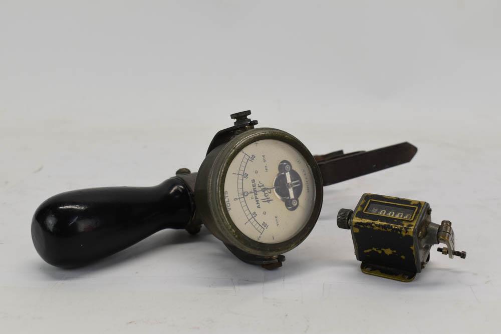 Antique Hoyt Handheld Voltmeter (1 of 5)