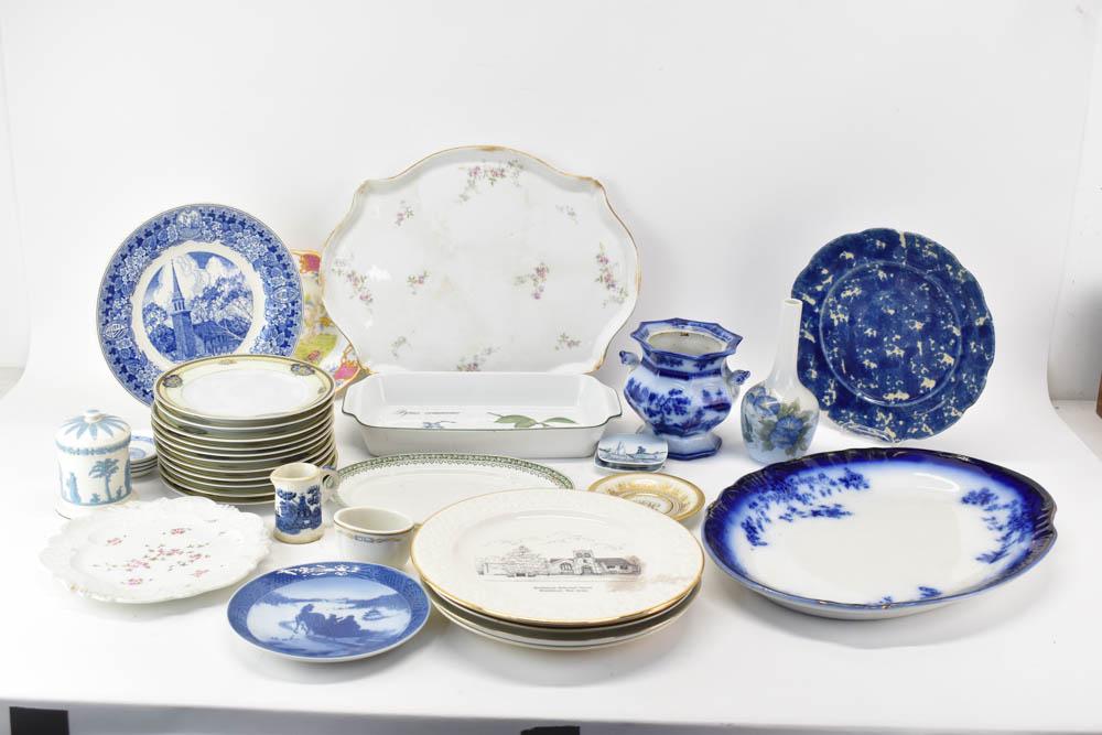 Assorted Blue & White Porcelain Table Articles (1 of 10)