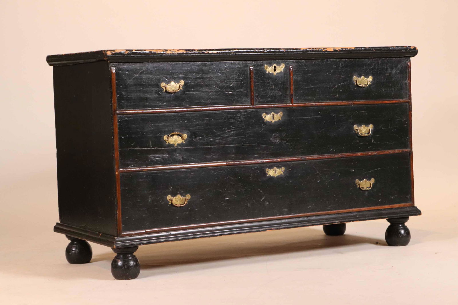 William & Mary Pine Lift-Top Blanket Chest (1 of 11)
