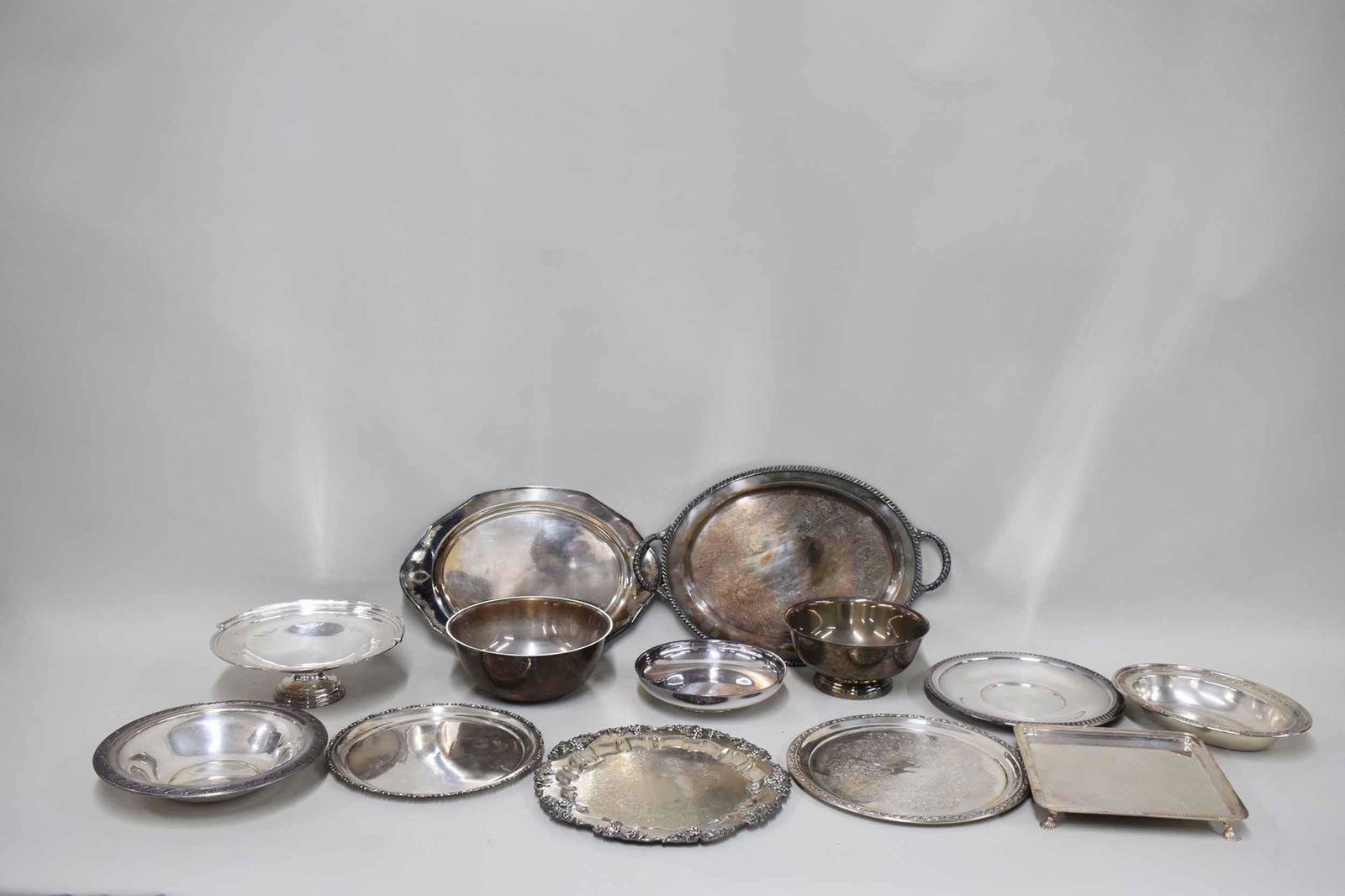 Group of Assorted Silver Plated Trays and Bowls (1 of 7)