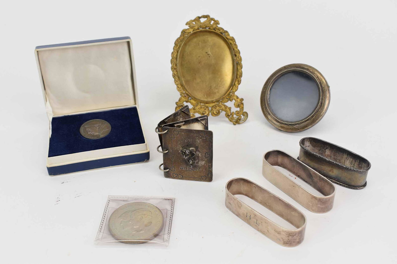 Three Sterling Silver Napkin Rings (1 of 10)