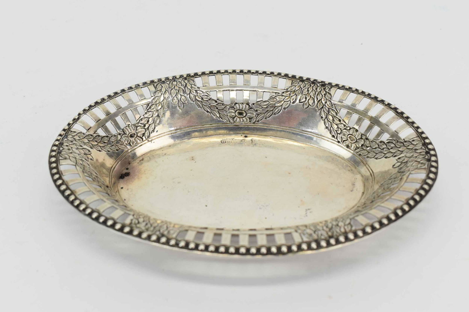 Continental Silver Reticulated Oval Bonbon Dish (1 of 4)