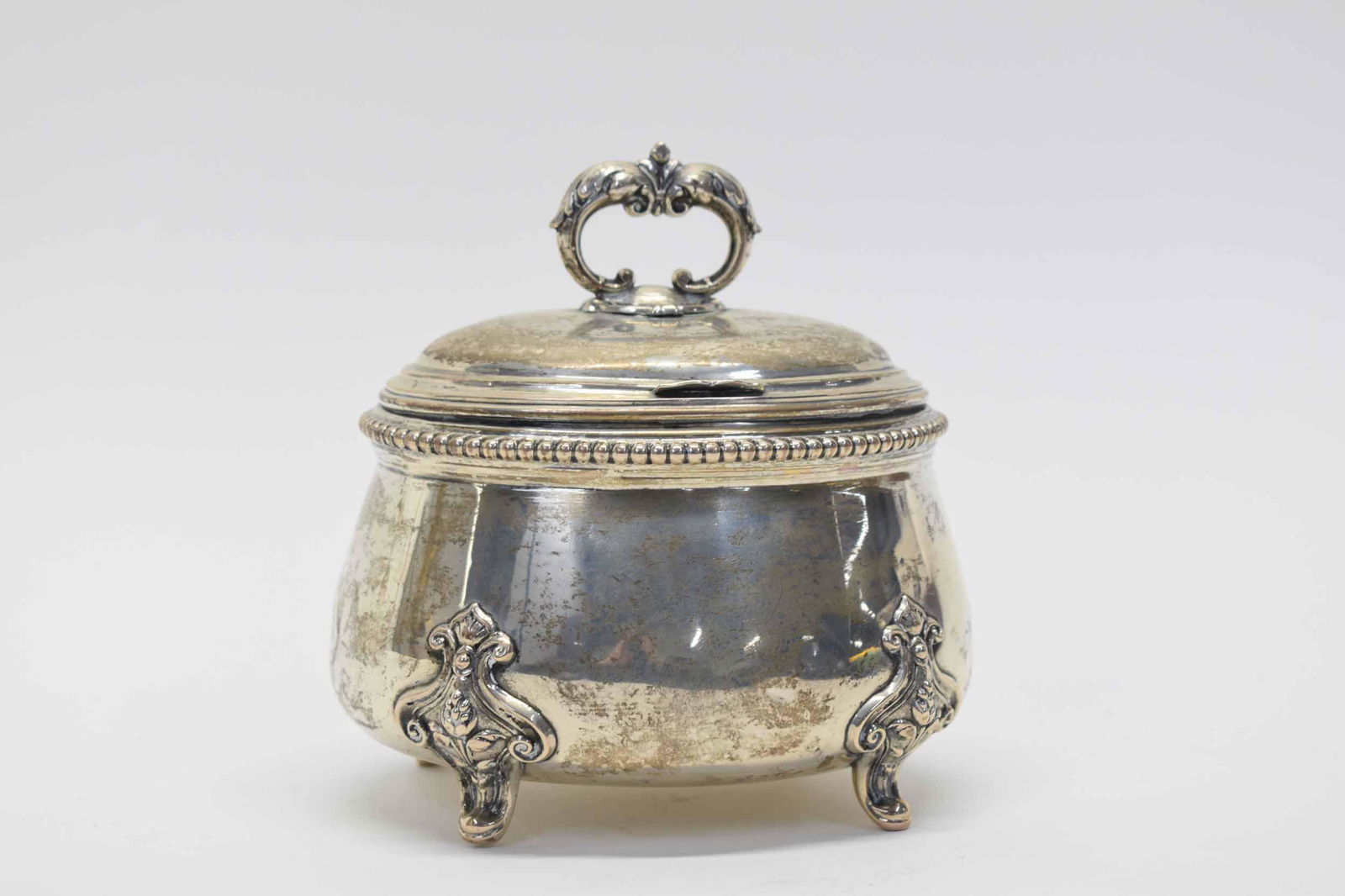 Continental Silver Oval Hinged Lidded Box (1 of 9)