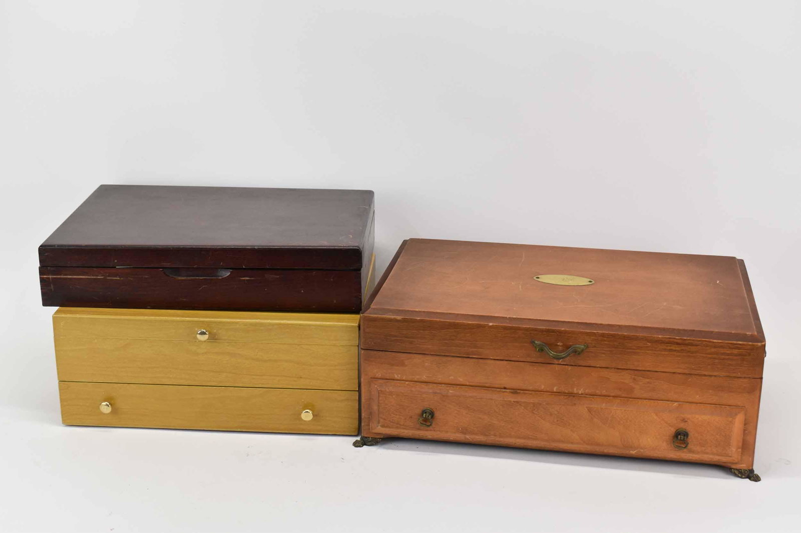 Maurice Adler Jewelers Silverware Chest: Maurice Adler Jewelers Silverware Chest. Together with a Eureka silverchest and a Towle silverchest Used condition, wear, worn