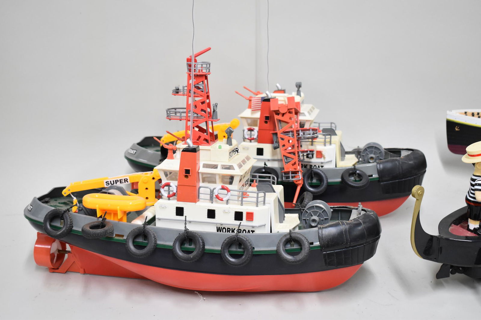 Group of Four Assorted Remote Control Boats (1 of 5)