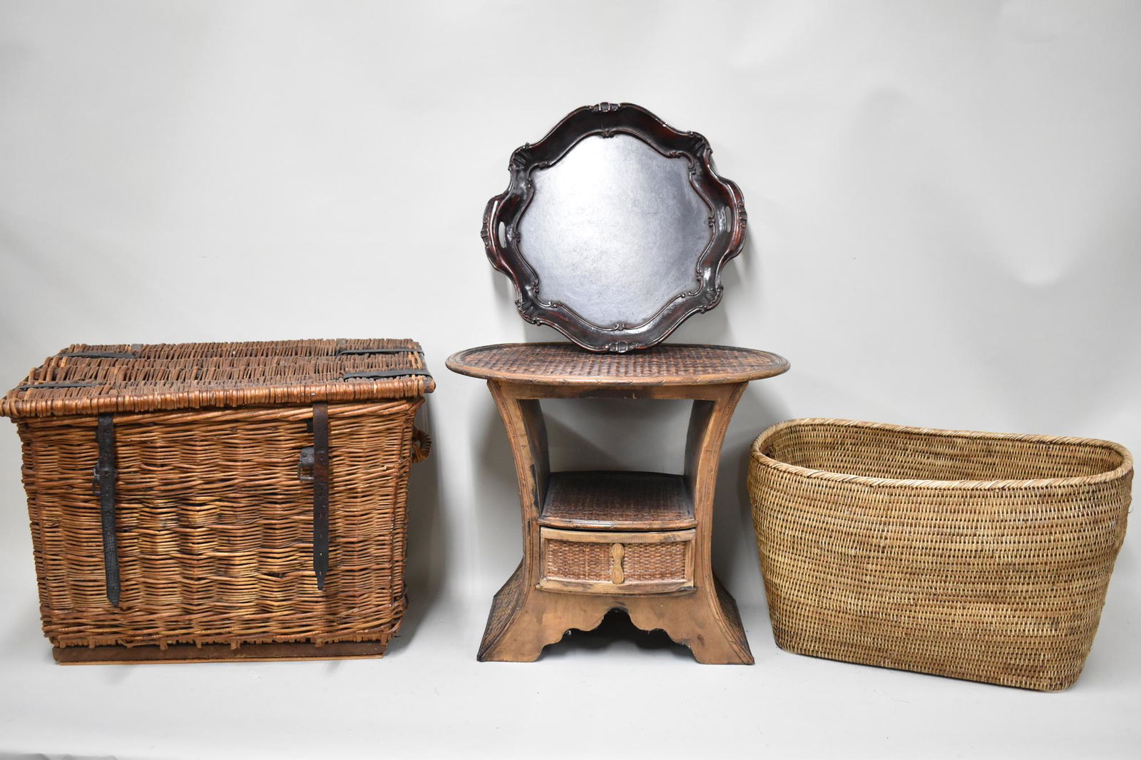 Iron Mounted Wicker Basket (1 of 3)