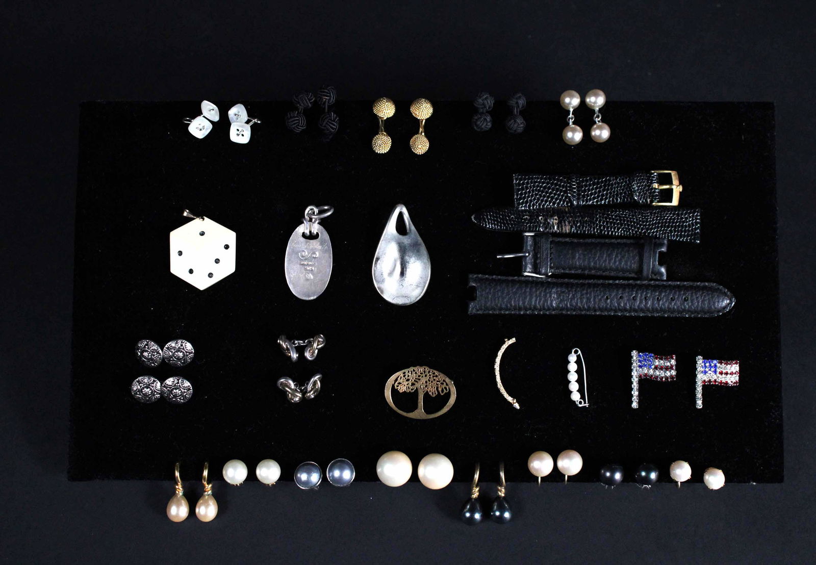 Group of Eight Pair Faux Pearl Ear Clips (1 of 14)