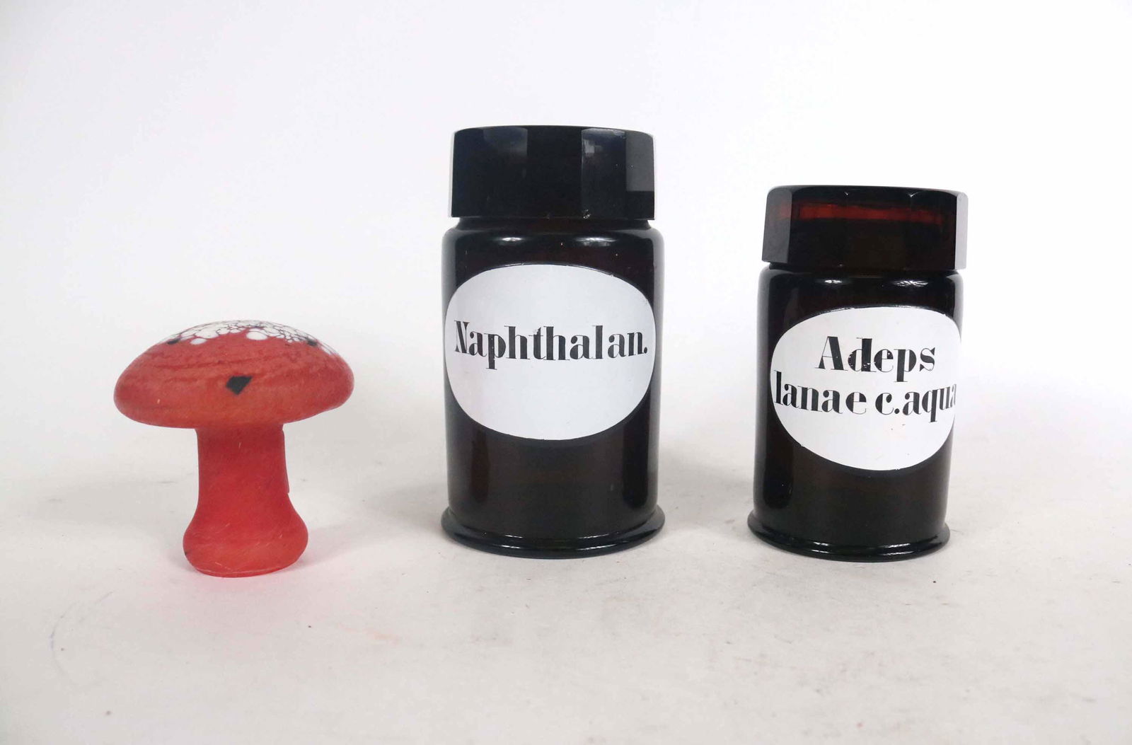 Two Amber Glass Apothecary Jars (1 of 17)