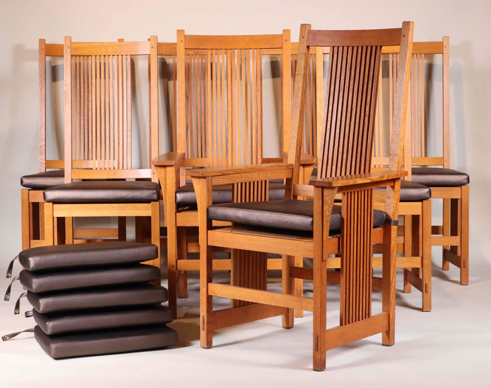 Eight Vulpiani Workshop Arts &Crafts Style Chairs (1 of 9)