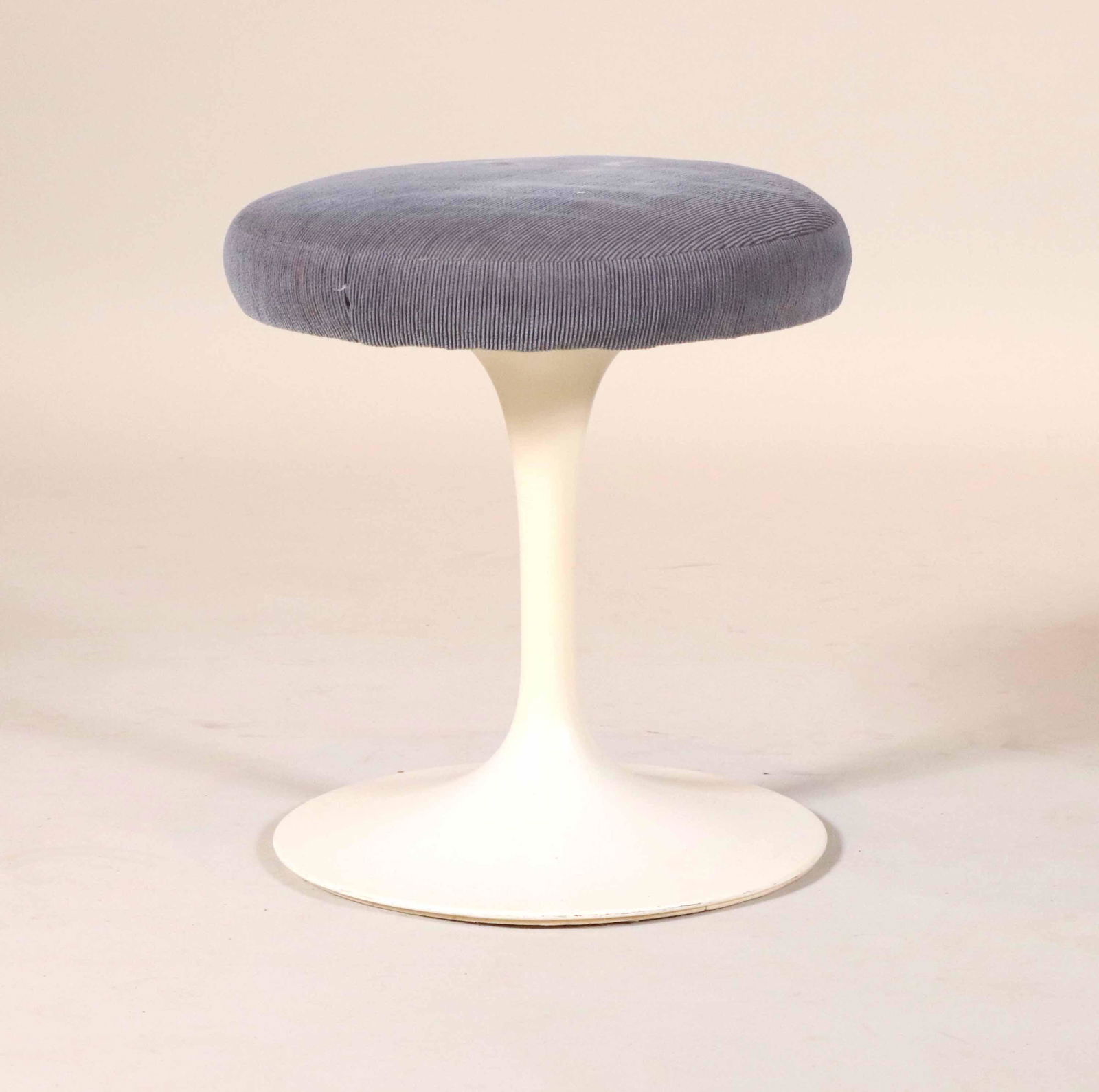 Knoll Tulip Style Stool (1 of 6)