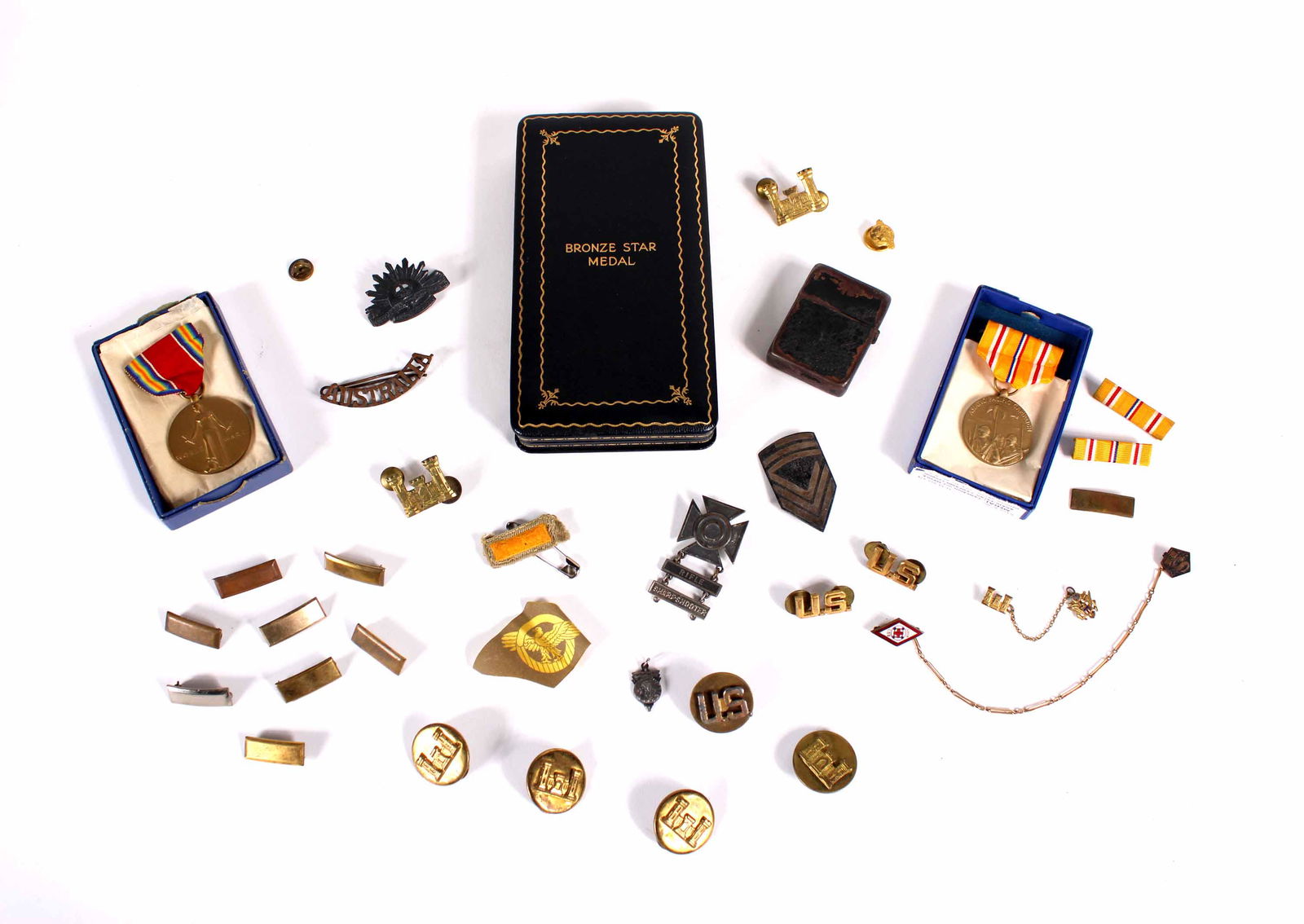 Military Medals, Buttons, WWII Army Corps (1 of 9)