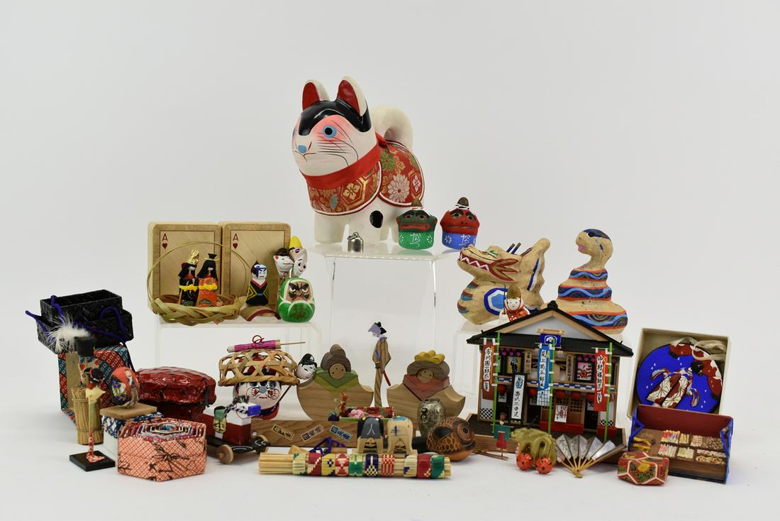 Large Group of Japanese Decorative Objects: Large Group of Japanese Decorative Objects, 20th/21st C.