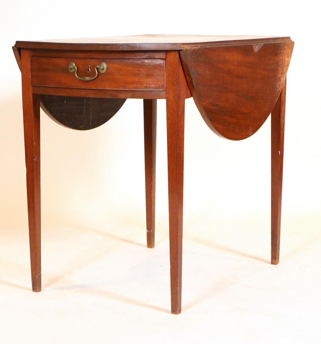 Federal Mahogany Pembroke Table (1 of 11)