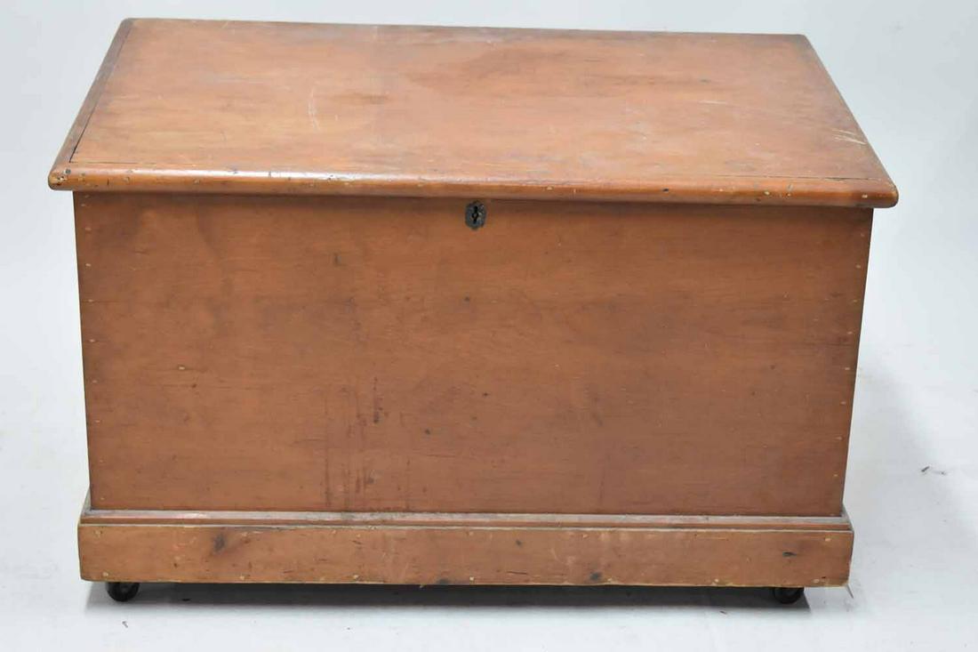 Federal Stained Pine Blanket Chest (1 of 5)