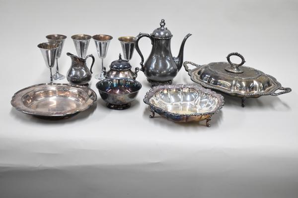 Group of Assorted Silver Plated Table Articles (1 of 10)