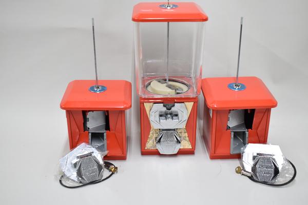 Vintage "A and A" Candy Machine (1 of 5)