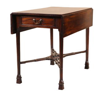 George III Mahogany Pembroke Table: English, ca. 1780-180028"h x 21-1/4"w x 36"d