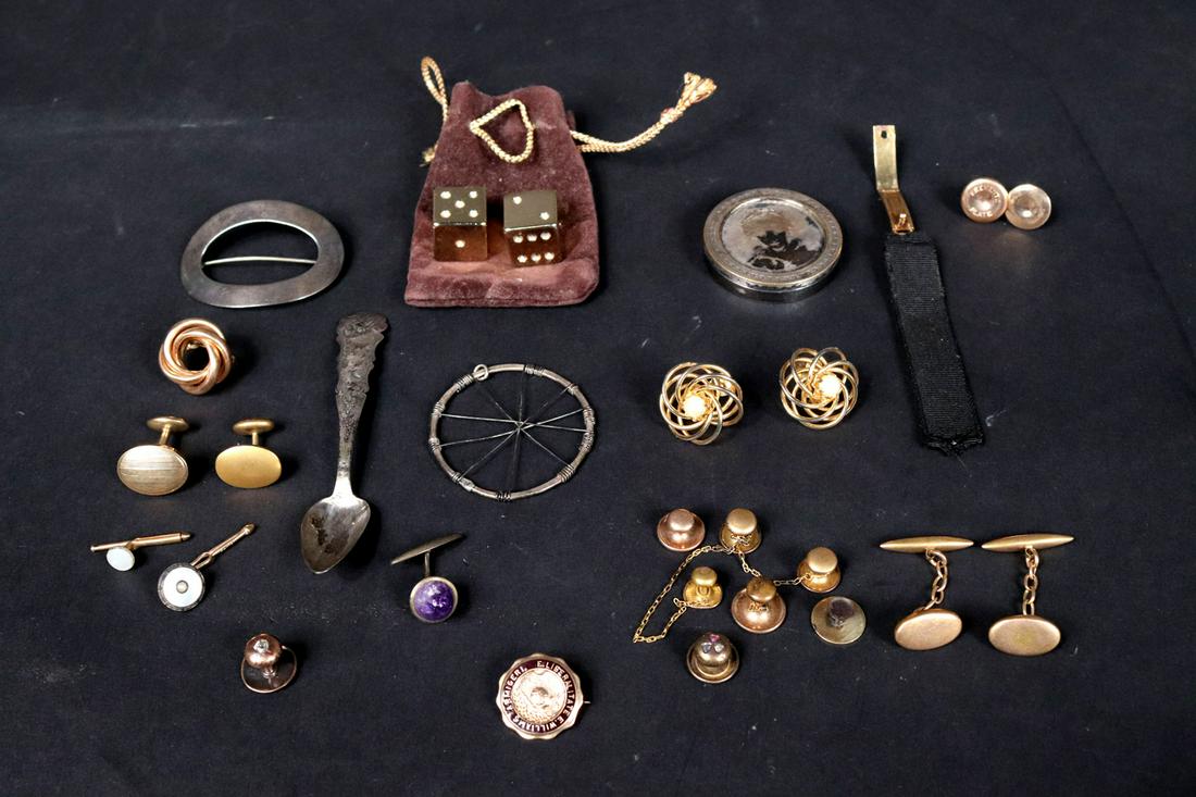 Group of Costume Jewelry and Fragments (1 of 10)