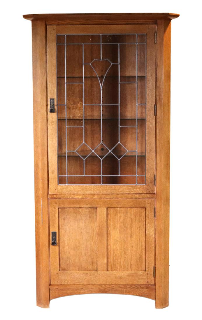 Stickley Oak Corner Cupboard (1 of 12)