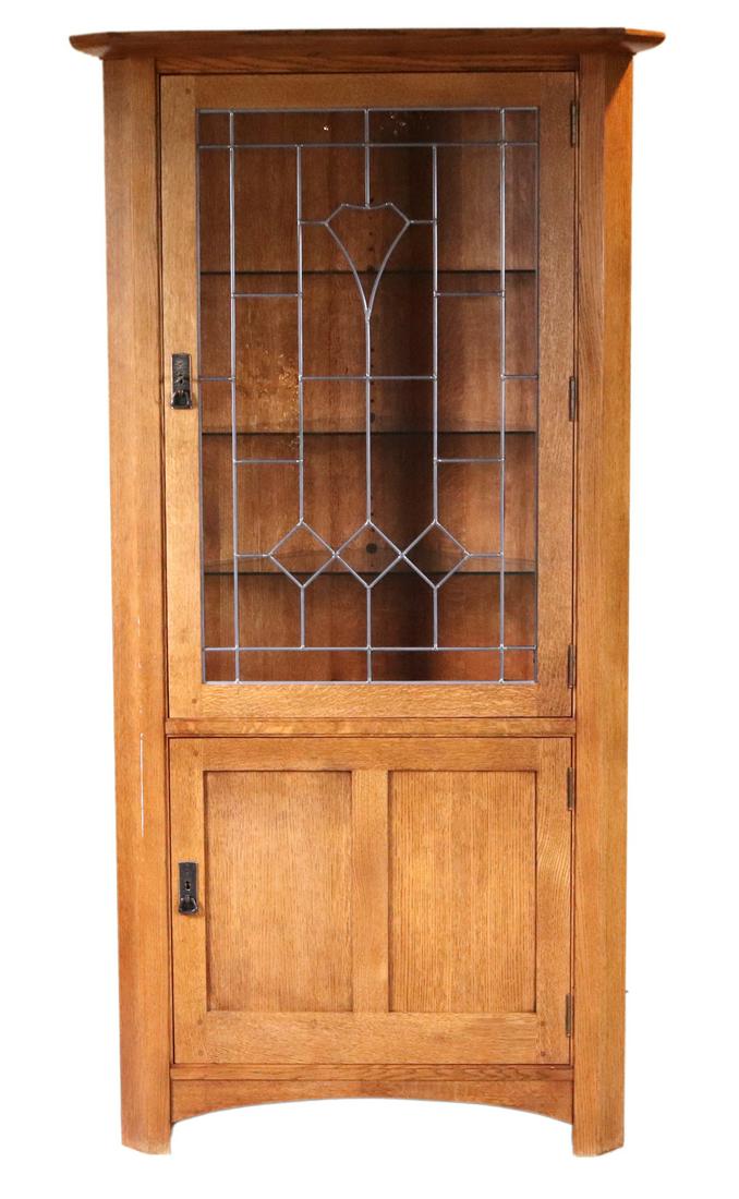 Stickley Oak Corner Cupboard (1 of 12)